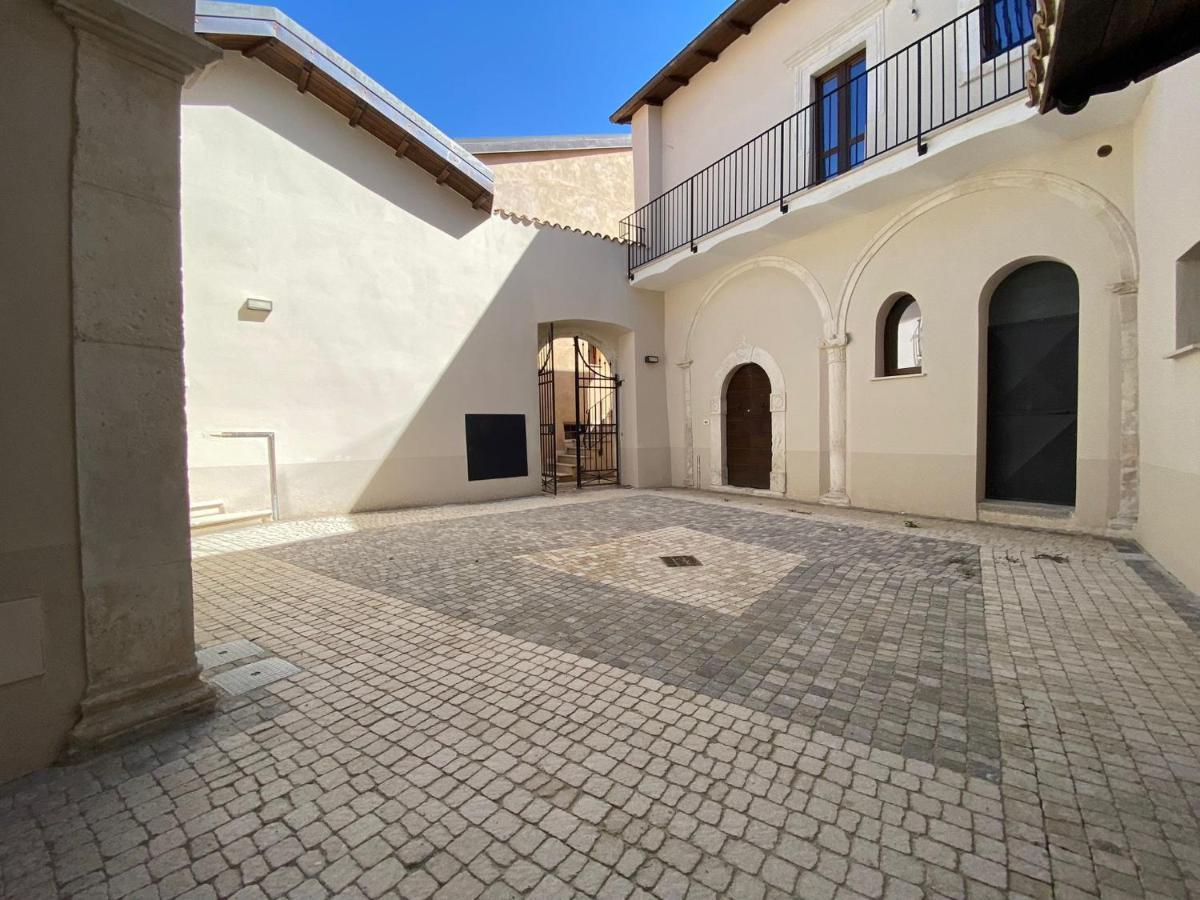 Dimora Degli Angeli Apartamento LʼAquila Exterior foto
