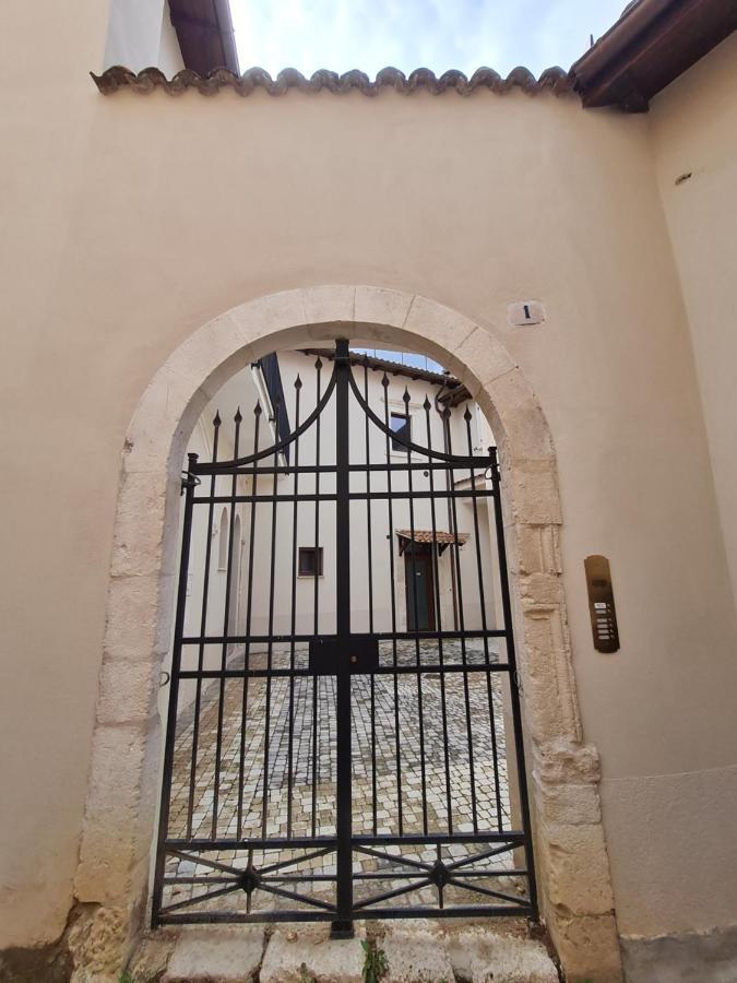 Dimora Degli Angeli Apartamento LʼAquila Exterior foto